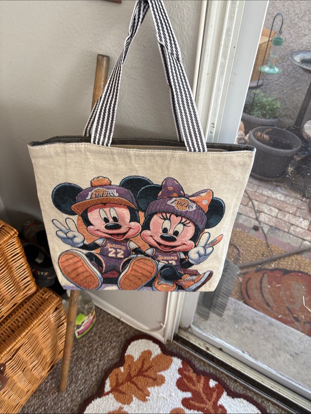 Source Unknown Beige Canvas Mickey & Minnie Lakers Tote